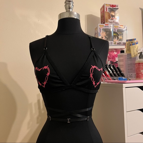 SHEIN • Top - Picture 1 of 4